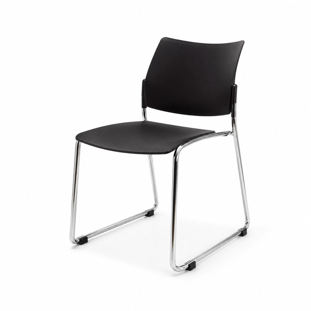 Silla de oficina operativa estibable Versa Style Volta AL-3018 con base trineo cromada y asiento en polipropileno negro