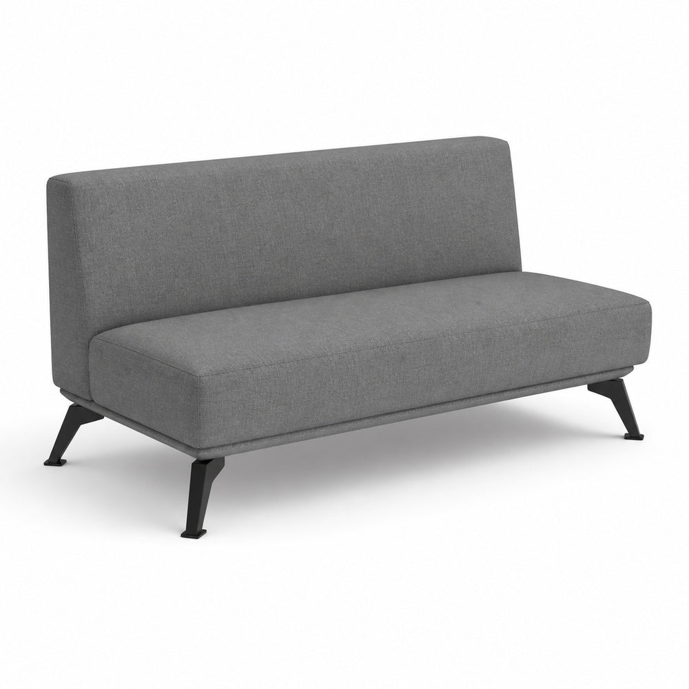Sofá Independiente Rectangular Poly POLY sofá rectangular de VERSA OFFSET, vista de tres cuartos sobre fondo blanco