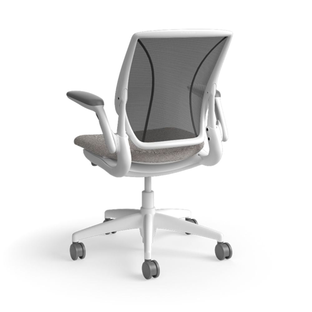 Silla de Oficina Operativa Ergonómica - HUMANSCALE WORLD CHAIR - Respalda en Malla y Asiento Tapizado - W11WM10AU10SHNSC - HUMANSCALE - NOGAL BEAT - Sillas de Oficina