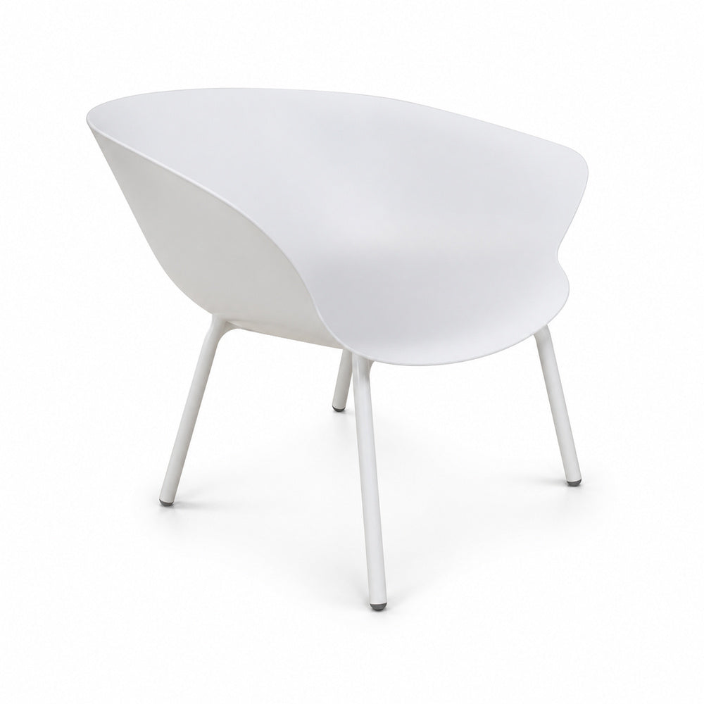 Silla de oficina operativa Versa Style Nina AL-3037 con concha en polipropileno blanco y estructura de cuatro patas