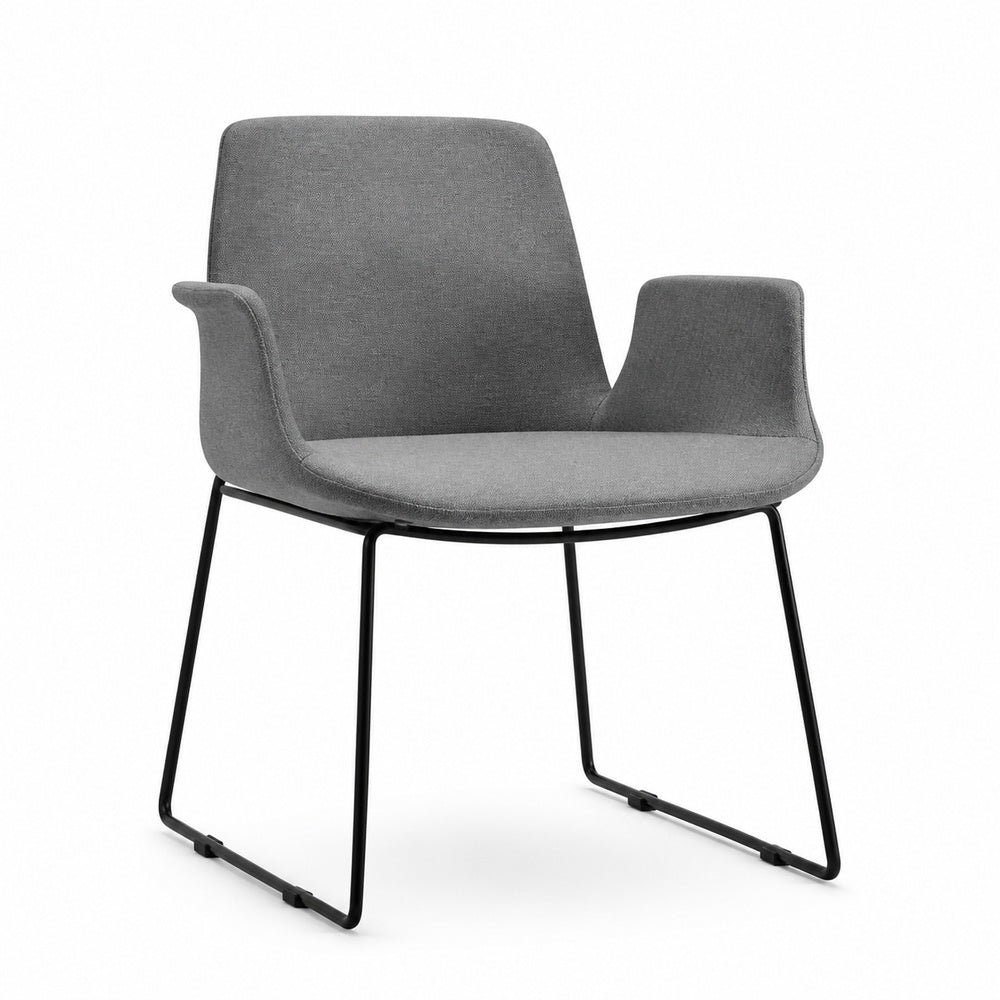 Silla de Oficina Visitante SERENE visitante de VERSA OFFSET, Frente 55 cm, vista de tres cuartos sobre fondo blanco