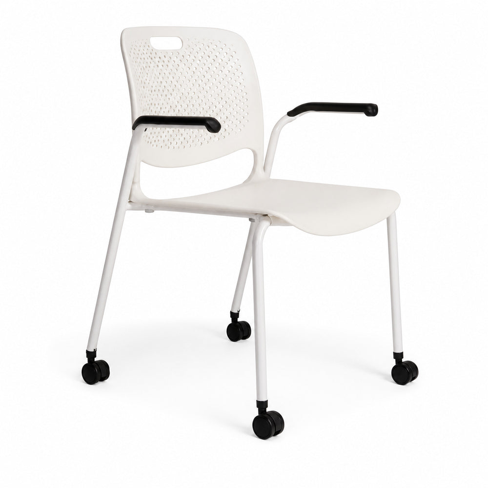 Silla de Oficina de Visita Asiento y Respaldo Multiperforado VERSA ALTUS FLYNK, vista de producto sobre fondo blanco