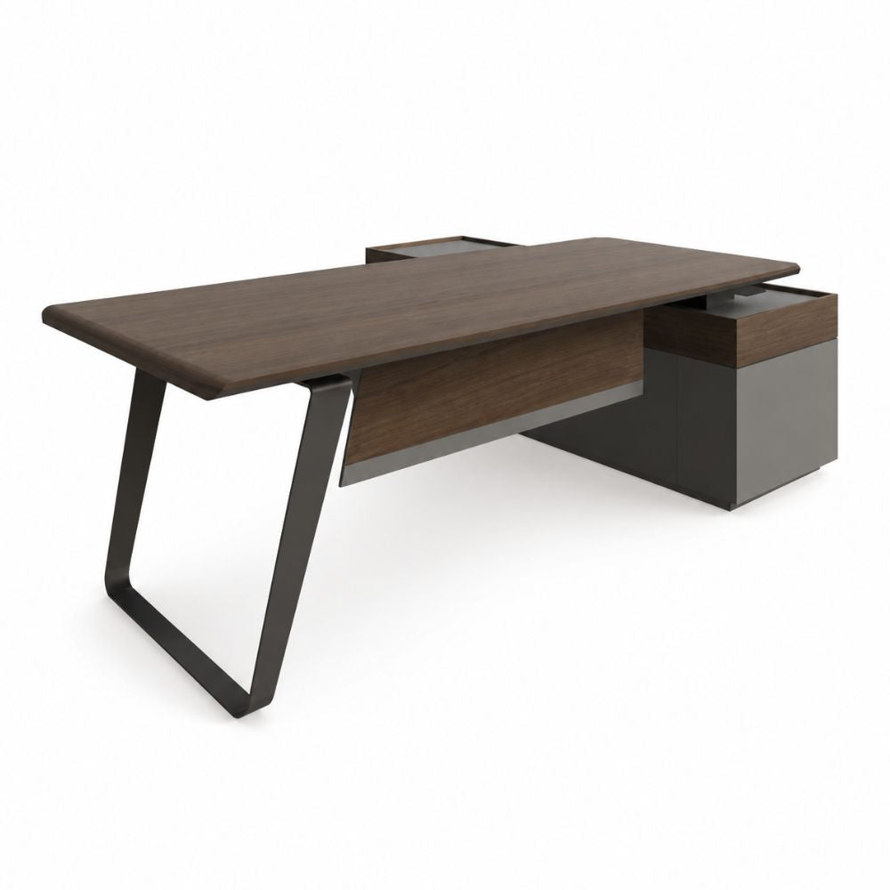 Escritorio de Oficina Módulo VERSA PIANNO, version izquierdo, 230 × 190 × 75 cm, en chapa de madera, vista de tres cuartos sobre fondo blanco
