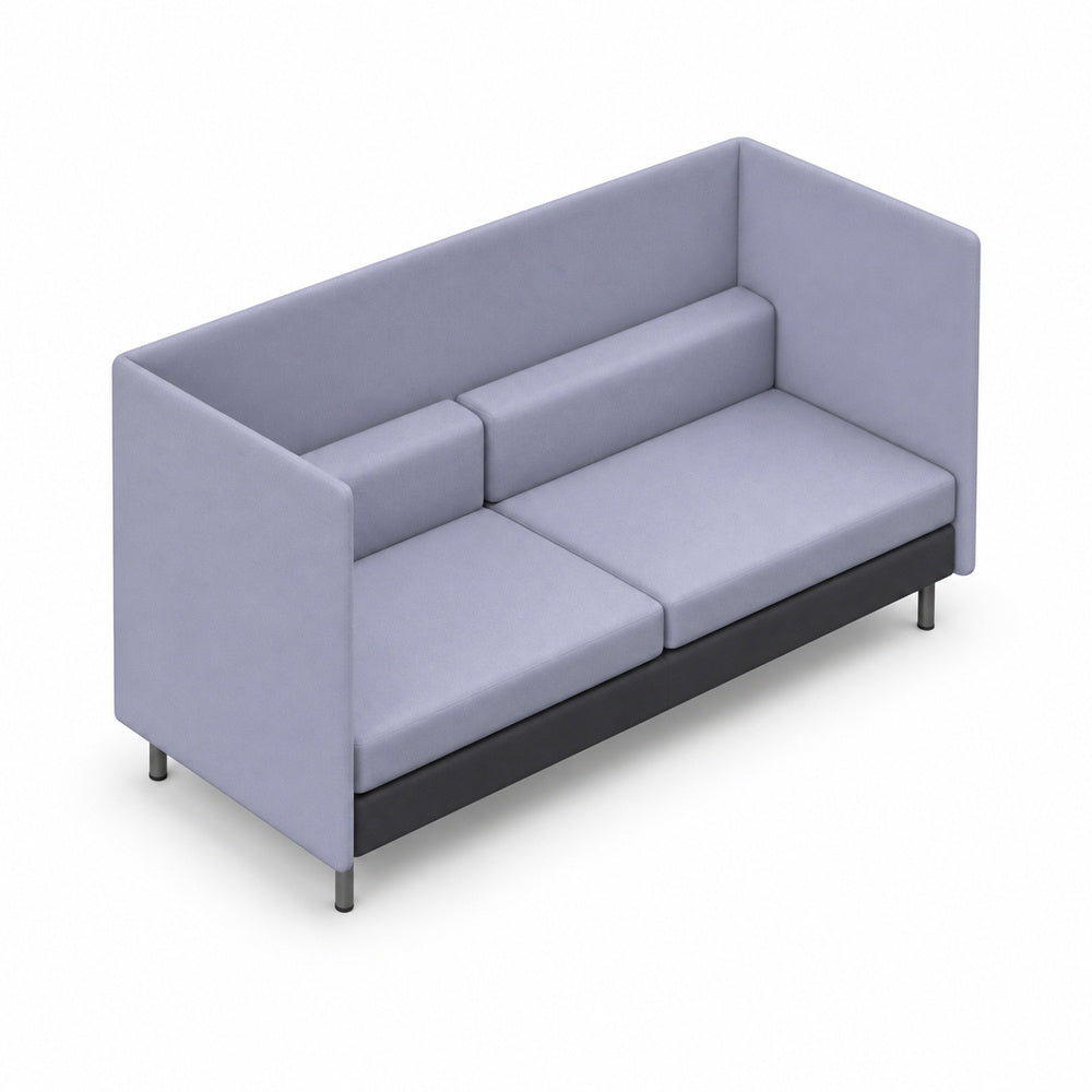 Sofá Pspace 3 Plazas Tapizado en Sintético Altacia PSPACE de VERSA OFFSET, vista de tres cuartos sobre fondo blanco