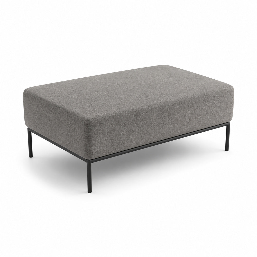 Chaise Longue Modular Mossa Altura 45 MOSSA chaise longue 80 de VERSA OFFSET, Frente 80 cm, vista de tres cuartos sobre fondo blanco