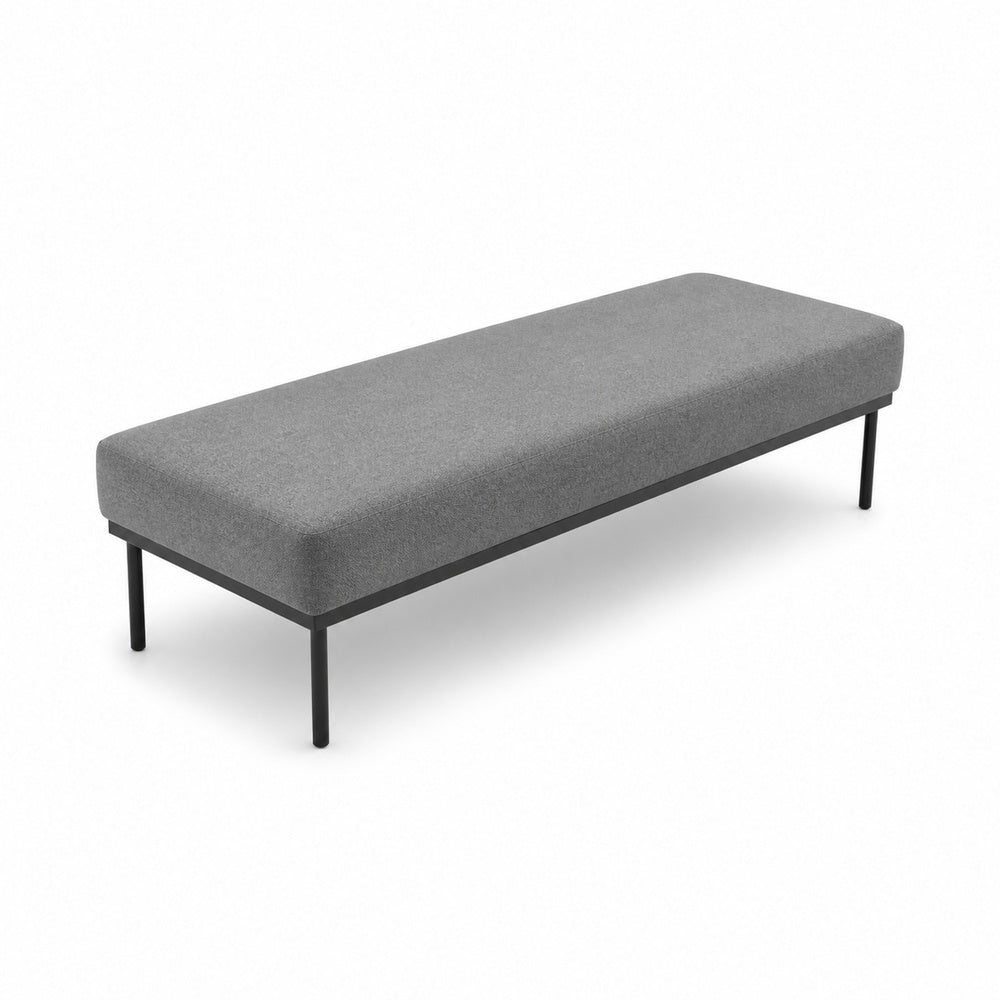 Chaise Longue Modular Mossa Altura 45 MOSSA chaise longue 160 de VERSA OFFSET, Frente 160 cm, vista de tres cuartos sobre fondo blanco