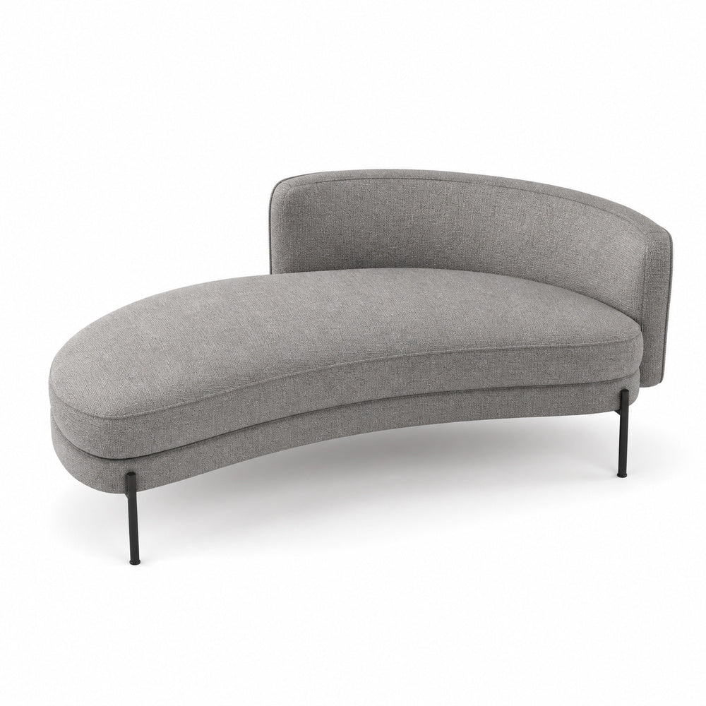Chaise Longue Modular Mossa Altura 45 MOSSA chaise longue 90 grados de VERSA OFFSET, Frente 150 cm, vista de tres cuartos sobre fondo blanco