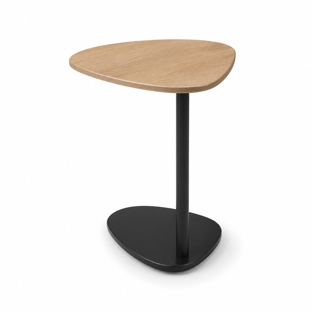 Mesa de Juntas para Oficina Grap Mesa GRAP MELAMINA de VERSA OFFSET, vista de tres cuartos sobre fondo blanco