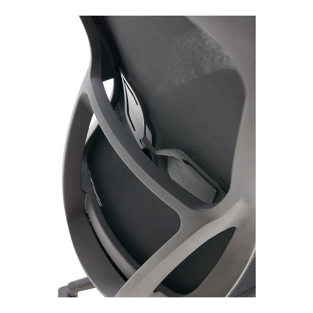 Silla de Oficina Ejecutiva - VERSA ALTUS NARA - Estructura Aluminio - Asiento Tapizado en Tela y Respaldo en Malla