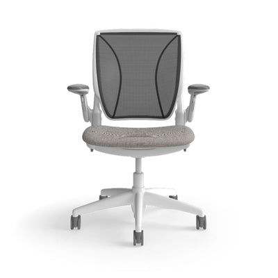 Silla de Oficina Operativa Ergonómica - HUMANSCALE WORLD CHAIR - Respalda en Malla y Asiento Tapizado - W11WM10AU10SHNSC - HUMANSCALE - NOGAL BEAT - Sillas de Oficina