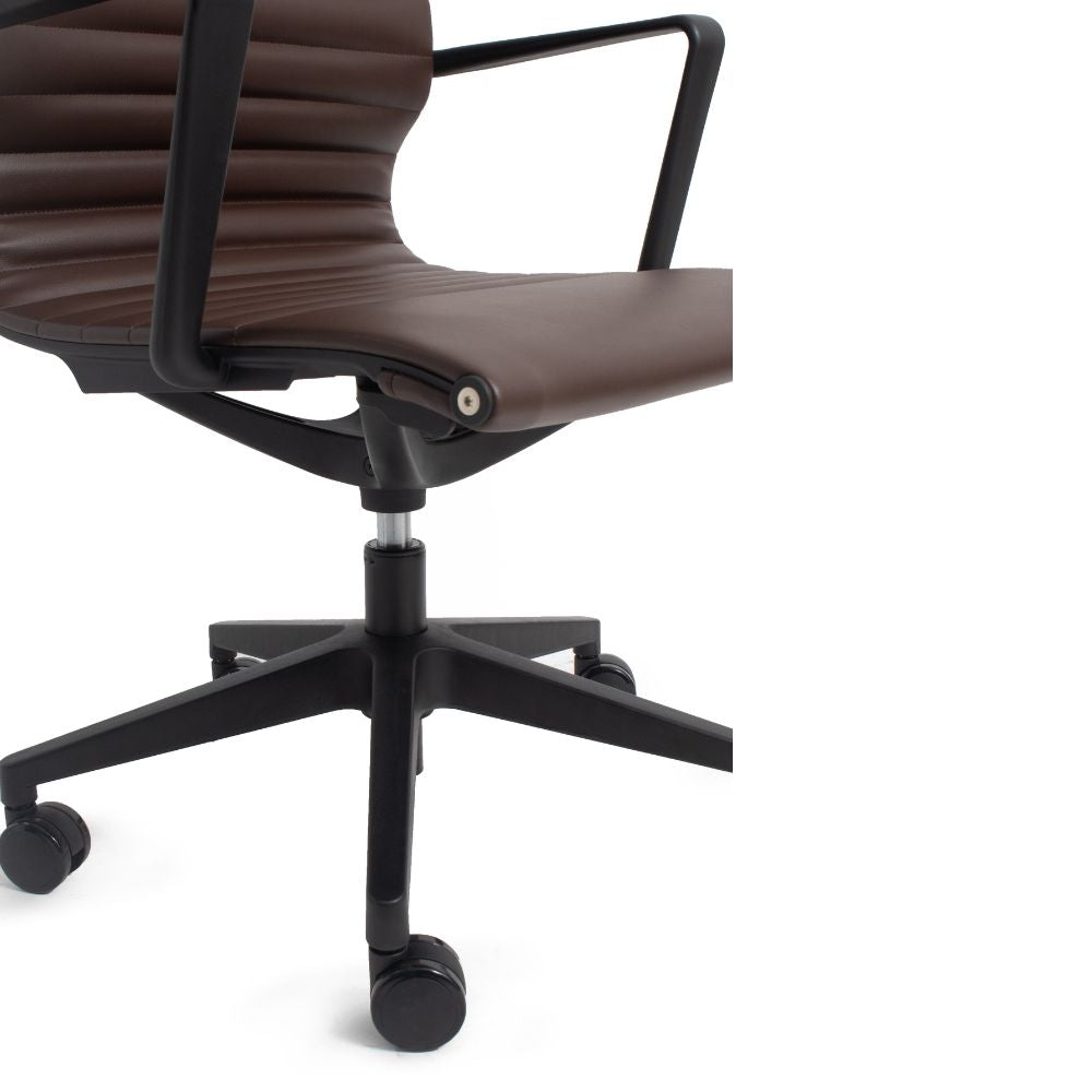 SILLA NOGAL BEAT BOGOTA ALTO | Silla Ejecutiva Alta | Estructura Respaldo Asiento Tapizado | Base Nylon | Brazos | Varios Colores | Interior - BOGOTA ALTO - MOBILIARIO EN MOVIMIENTO - NOGAL BEAT - Sillas para oficina