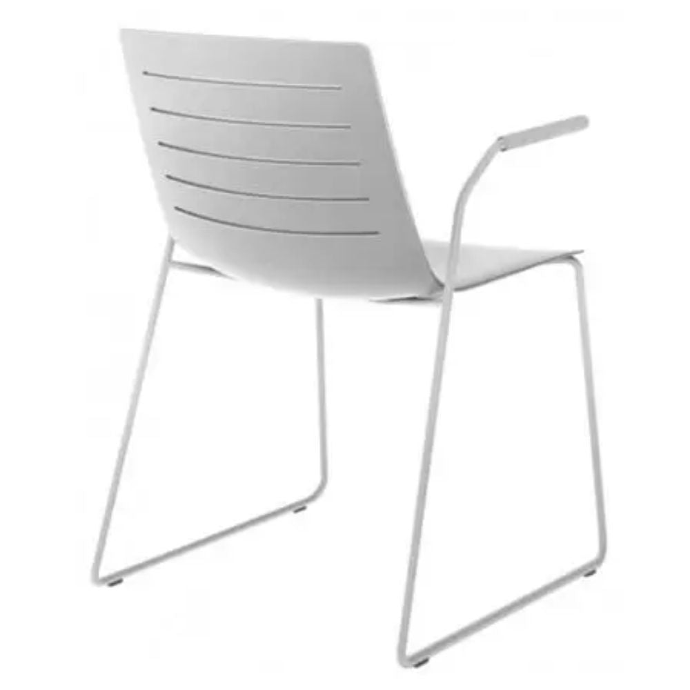 SILLA RESOL SKIN PATIN ARMCHAIR | Silla Ocasional de Visita | Carcasa Polipropileno | Fibra Vidrio | Estructura Acero | Brazos | Base Trineo | Interior - 03466 - Resol - NOGAL BEAT - Sillas