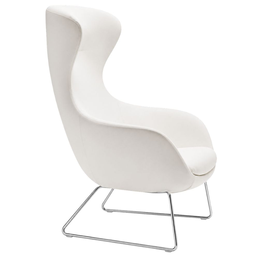 Sillón Labenze Queen de respaldo alto envolvente y descansabrazos en poliuretano tapizado