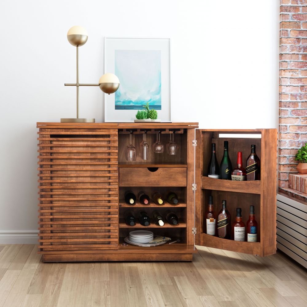 MUEBLE BAR NOGAL BEAT LINEA | Mueble Bar Nogal para Botellas y Copas | 2 Puertas 2 Cajones | Madera de Caucho Chapada en Nogal MDF | Interior - 100670 - Zuo - NOGAL BEAT - Credenza